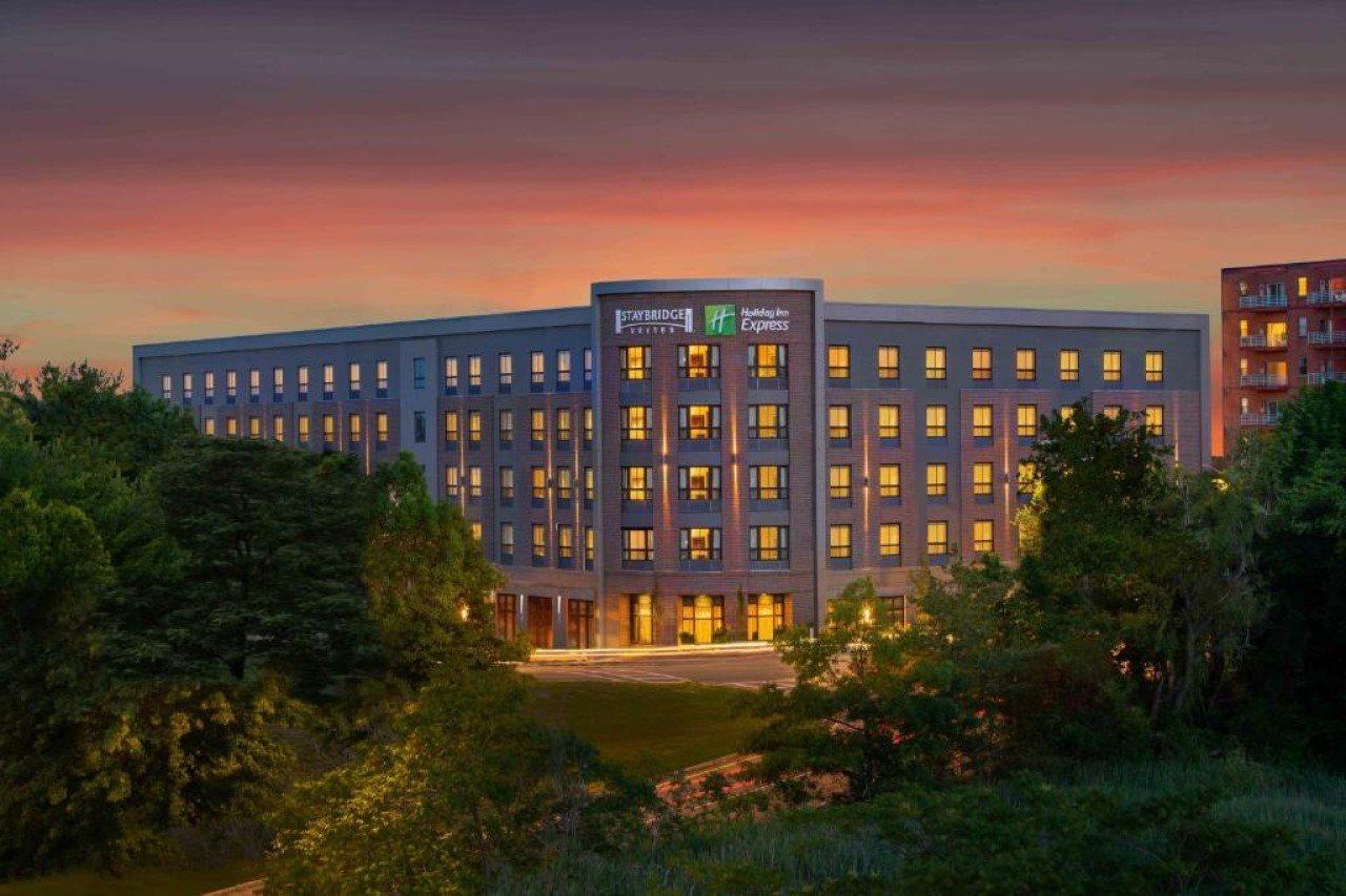 Staybridge Suites - Quincy By Ihg Esterno foto