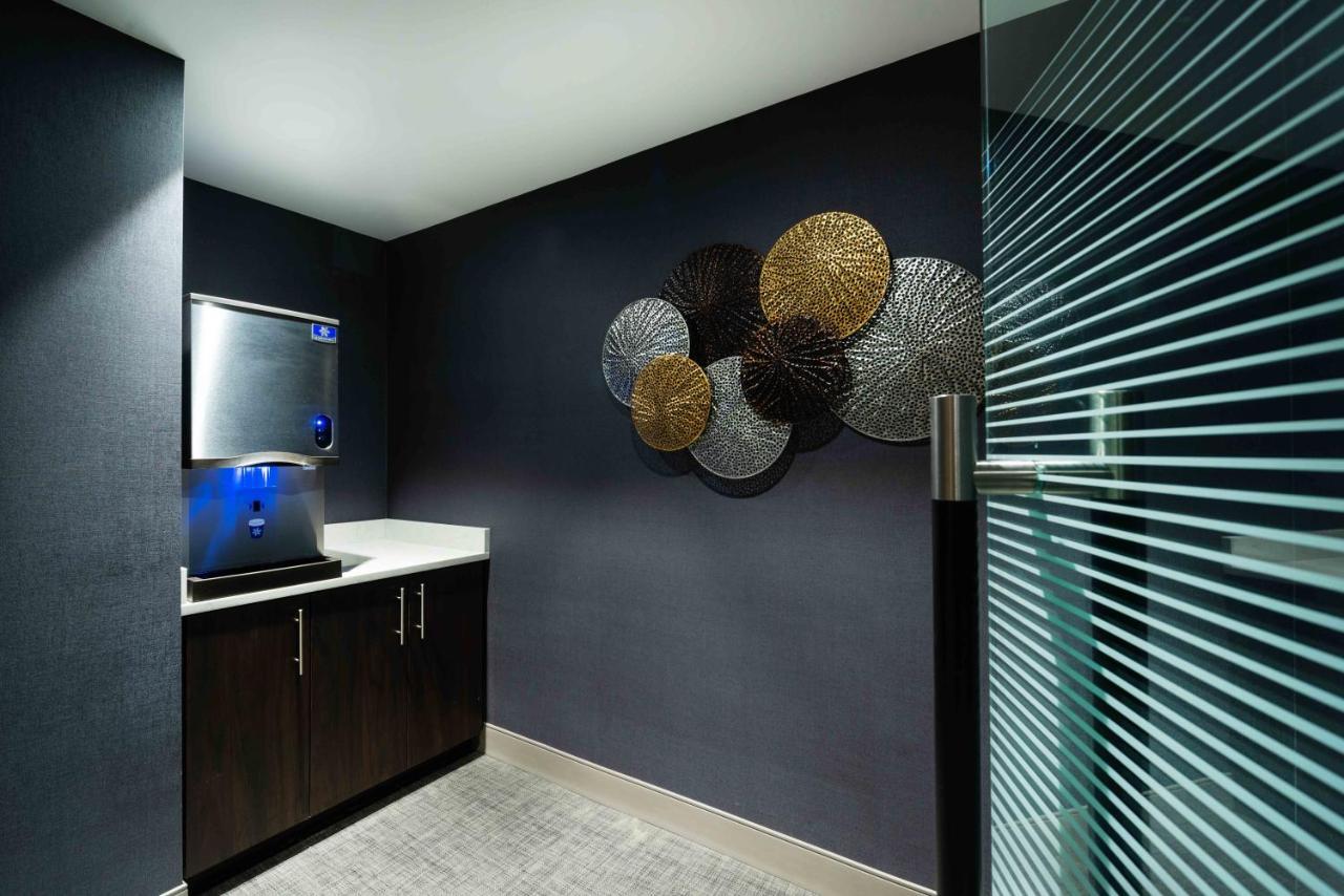 Staybridge Suites - Quincy By Ihg Esterno foto